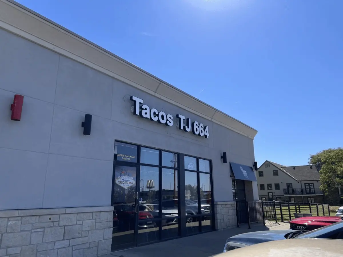 Tacos TJ 664 in Wichita, KS